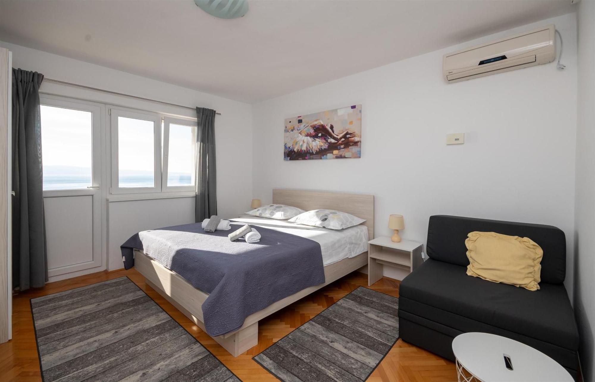 Apartments Ivan - With Parking Оміш Екстер'єр фото