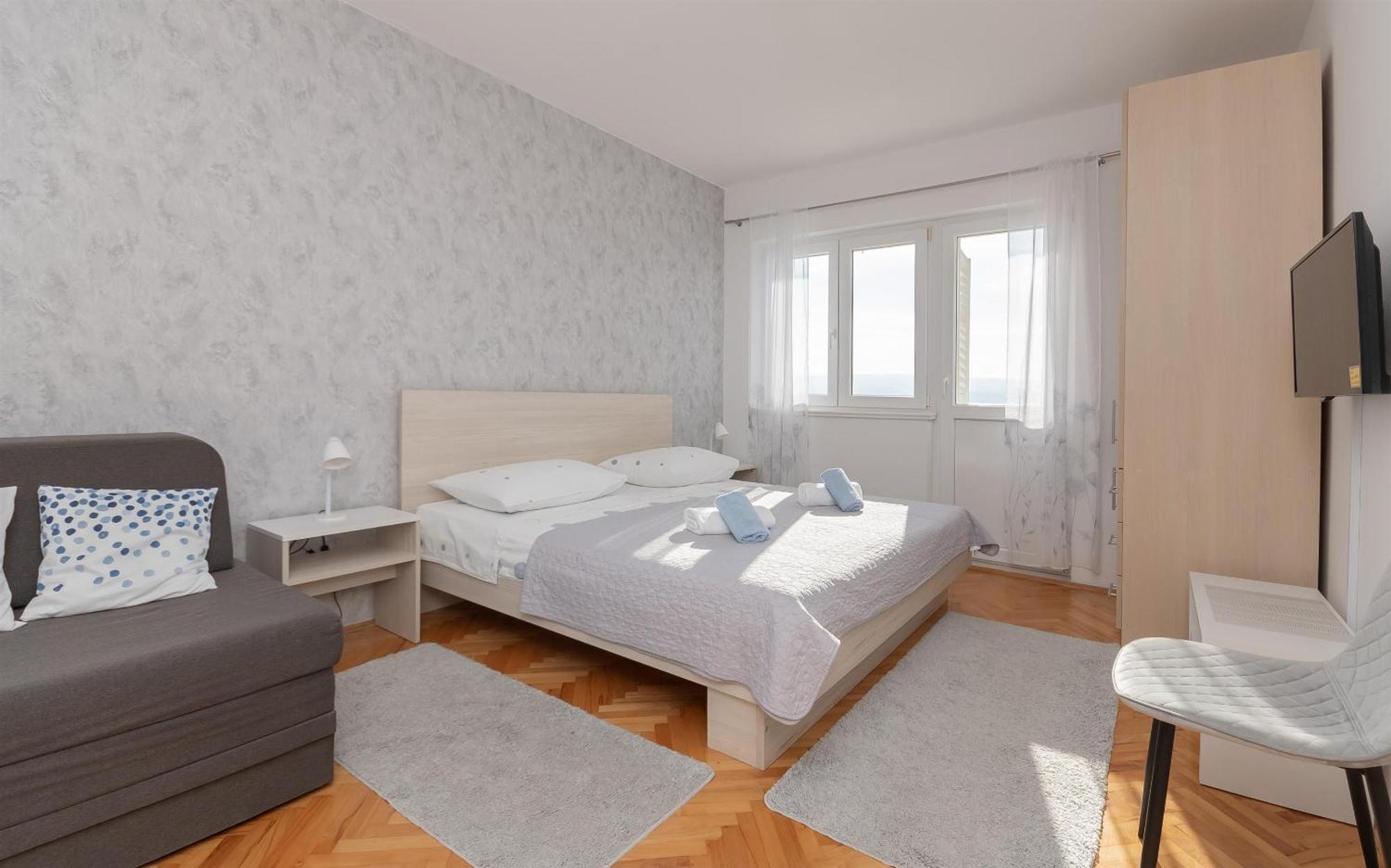 Apartments Ivan - With Parking Оміш Екстер'єр фото