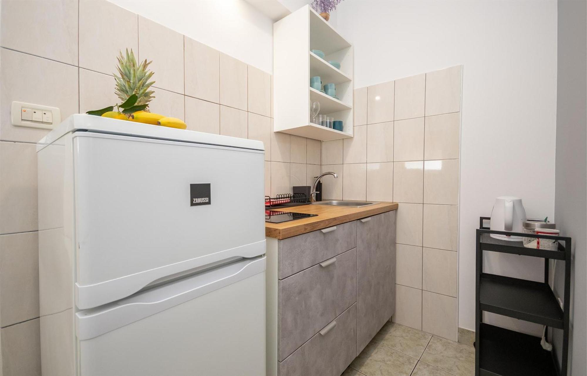 Apartments Ivan - With Parking Оміш Екстер'єр фото